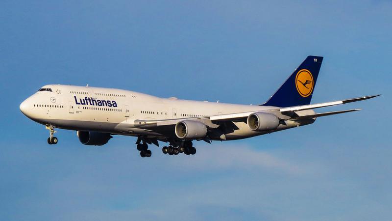 Lufthansa 748